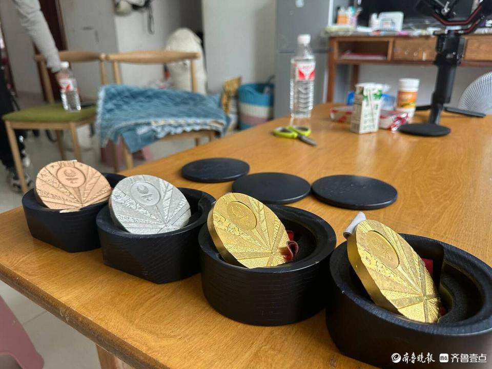 贾红光游泳视频_游泳冠军贾红光_贾媛媛游泳冠军