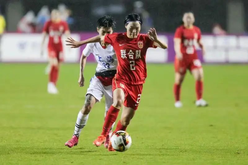 足球亚洲杯女冠军是谁_中国足球亚洲杯冠军_足球亚洲杯冠军是谁