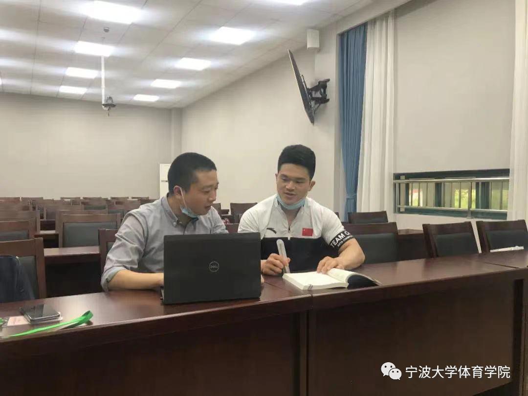 03年世锦赛男子举重冠军是谁_世锦赛男子举重96公斤决赛_世锦赛举重冠军奖金多少