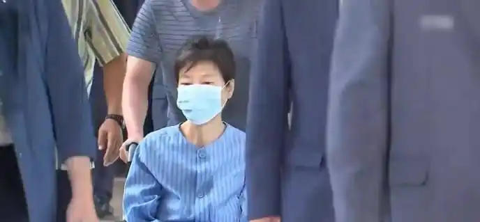 朴槿惠的工作和生活方式_朴槿惠生活照_朴槿惠感情生活