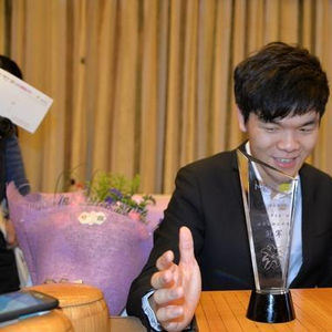 足球赢冠军中国是哪个队_中国足球赢冠军是谁啊_足球冠军有哪些人中国