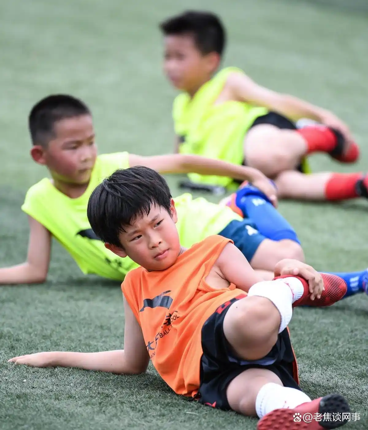 体操学生日常_学生体操教学视频_学生体操动作步骤